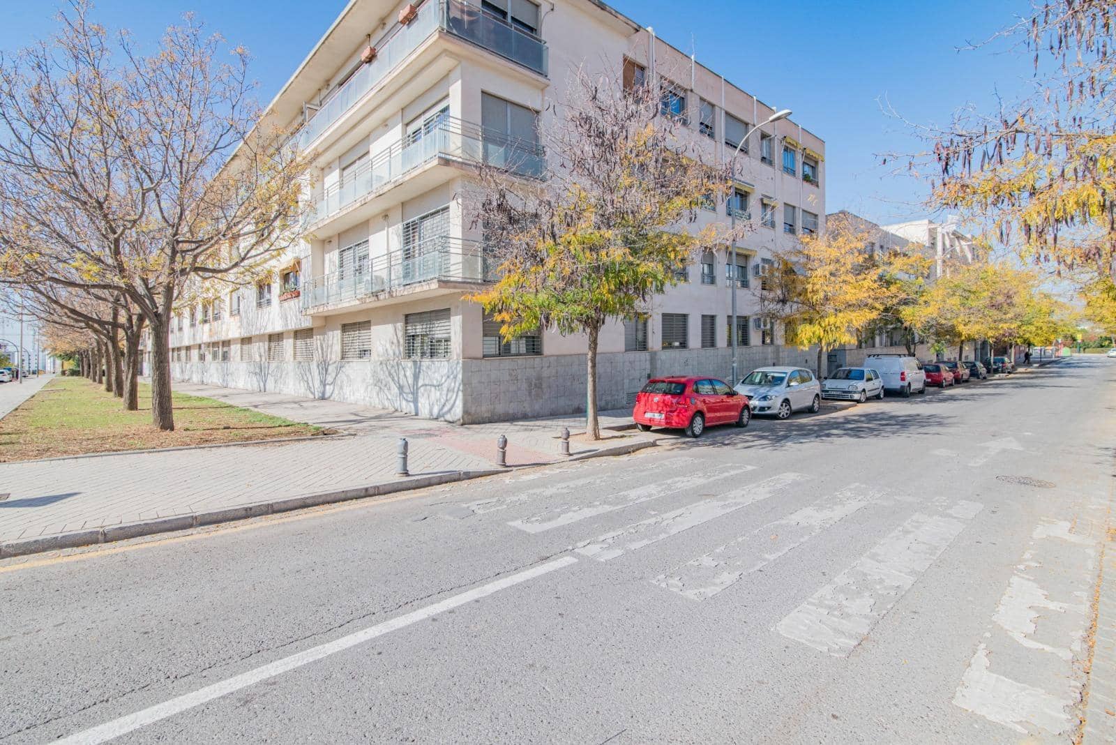 3 makuuhuone Asunto myytävänä paikassa Granada kaupunki mukana uima-altaan 
autotalli - 195 000 € (Ref: 10185234)