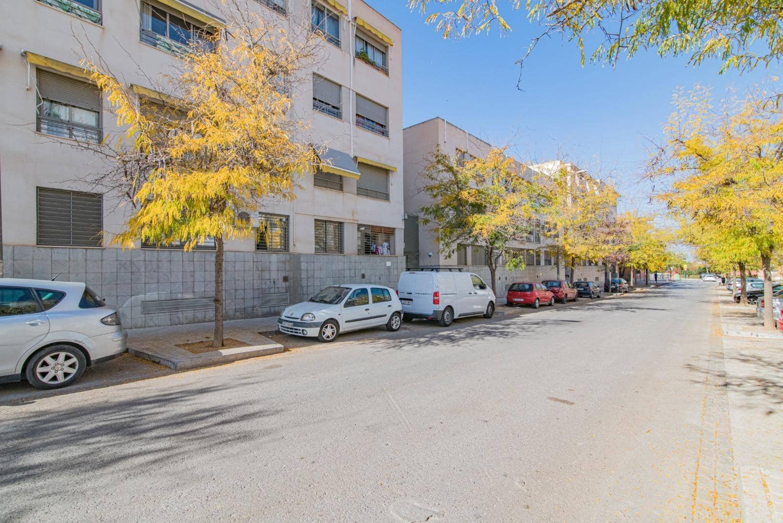 3 makuuhuone Asunto myytävänä paikassa Granada kaupunki mukana uima-altaan 
autotalli - 195 000 € (Ref: 10185234)