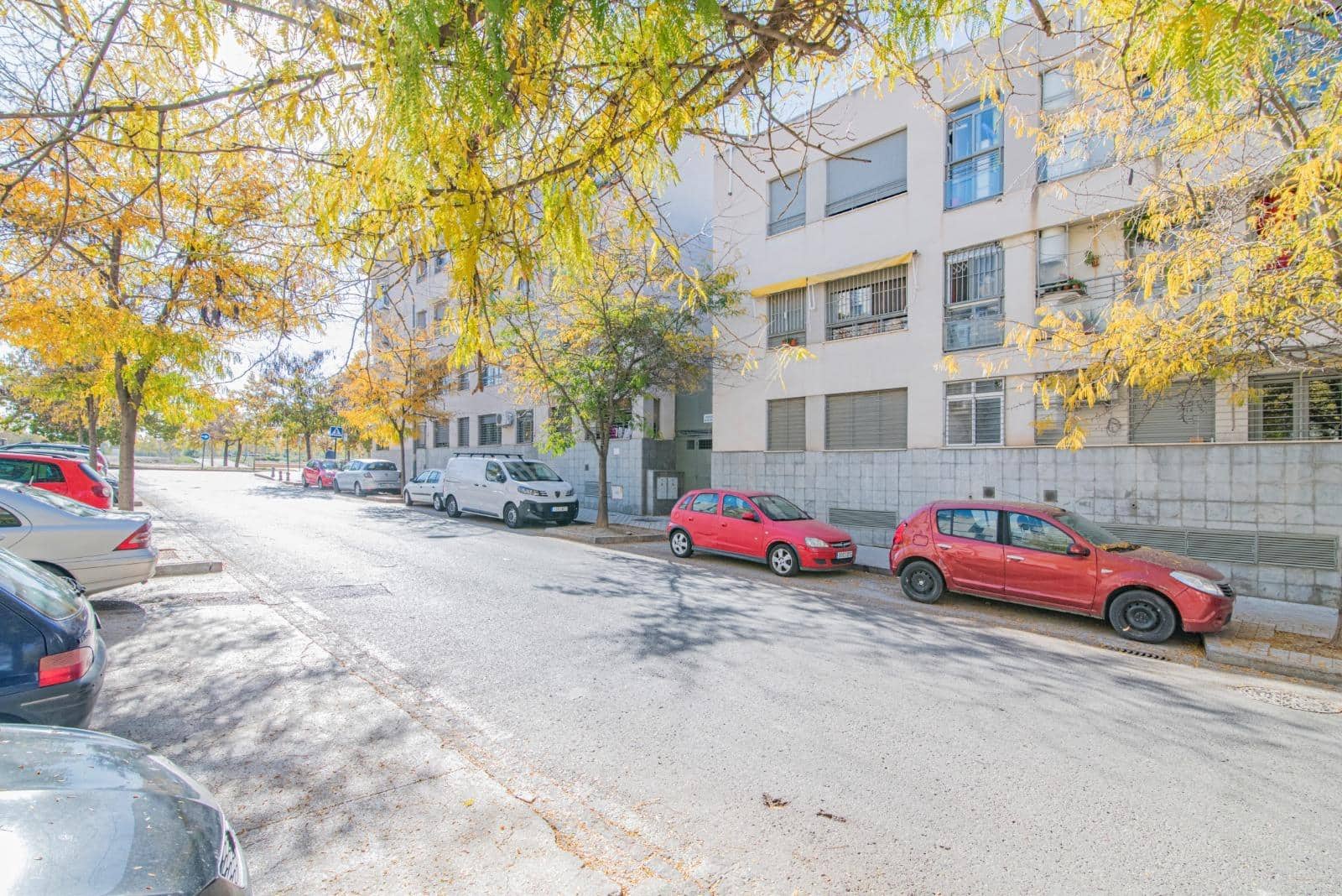3 makuuhuone Asunto myytävänä paikassa Granada kaupunki mukana uima-altaan 
autotalli - 195 000 € (Ref: 10185234)