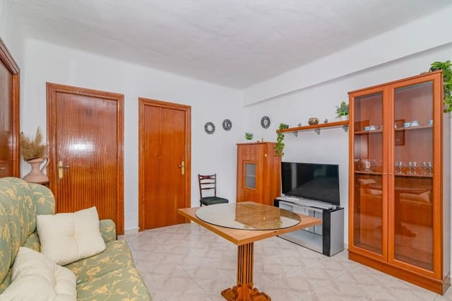 3 bedroom Flat for sale in Granada city - € 145,000 (Ref: 10185237)