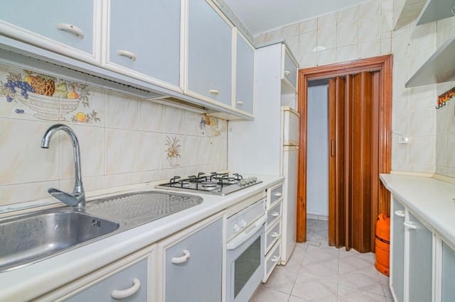 3 bedroom Flat for sale in Granada city - € 145,000 (Ref: 10185237)