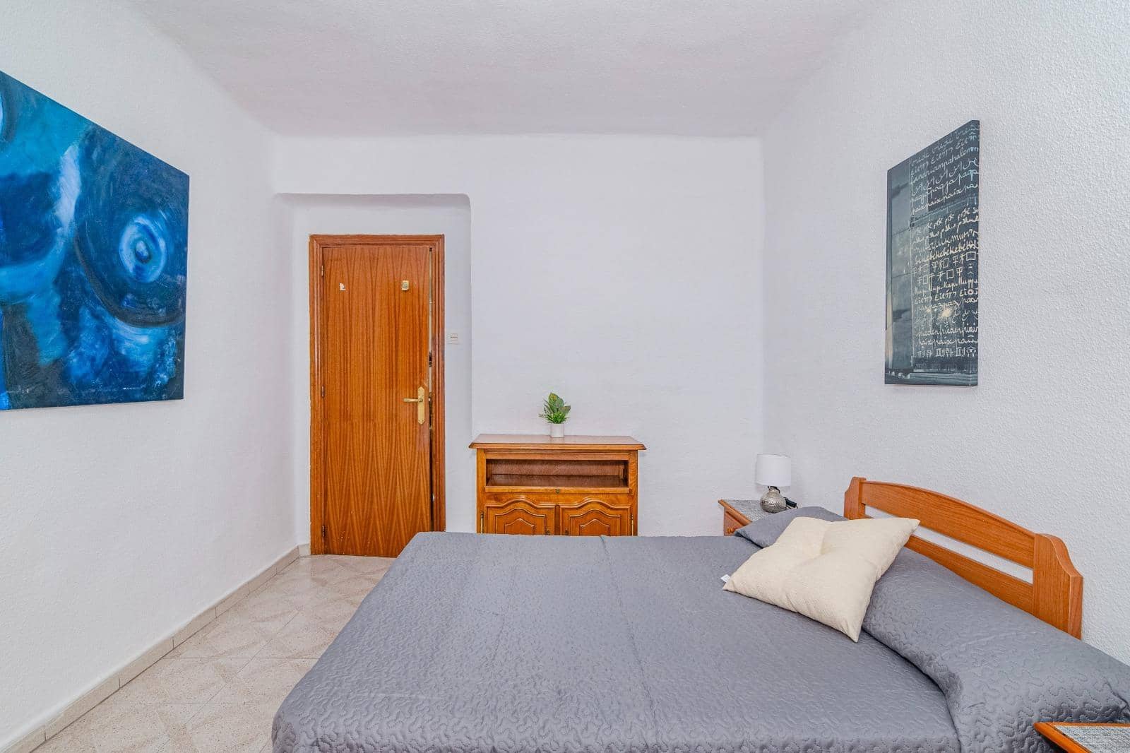 3 bedroom Flat for sale in Granada city - € 145,000 (Ref: 10185237)