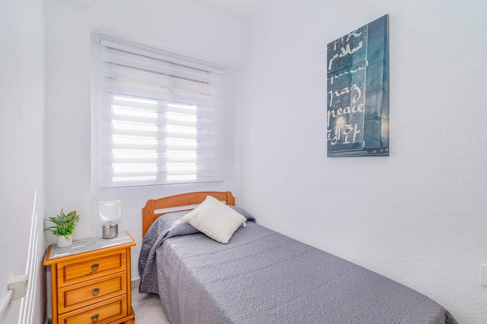 3 bedroom Flat for sale in Granada city - € 145,000 (Ref: 10185237)