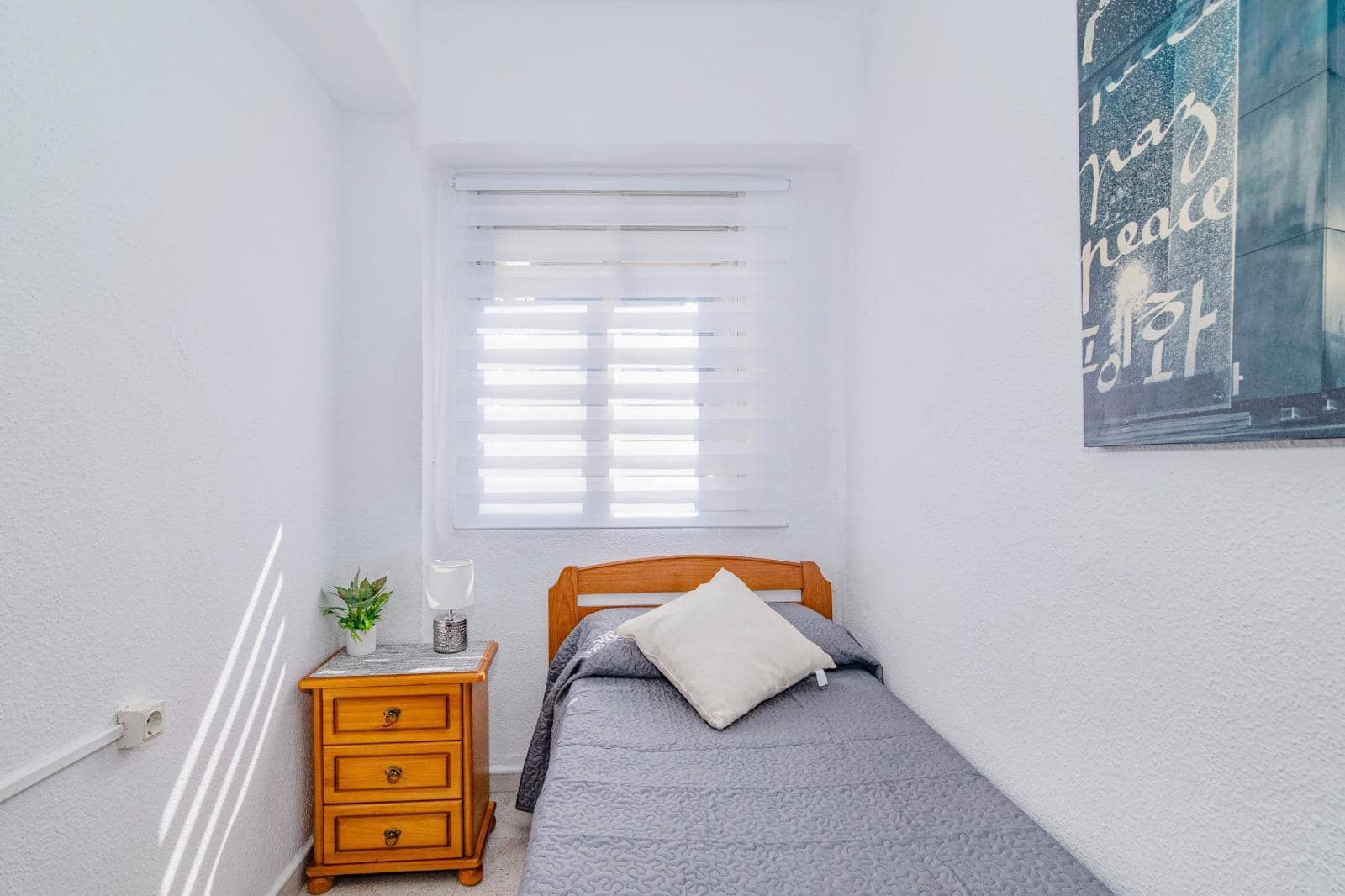 3 bedroom Flat for sale in Granada city - € 145,000 (Ref: 10185237)