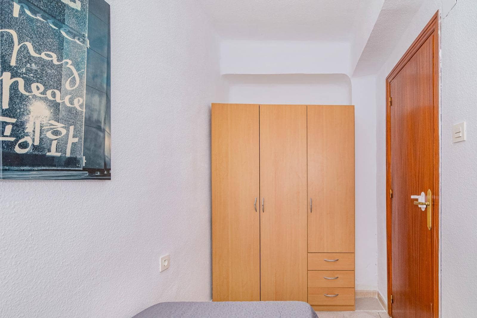 3 bedroom Flat for sale in Granada city - € 145,000 (Ref: 10185237)