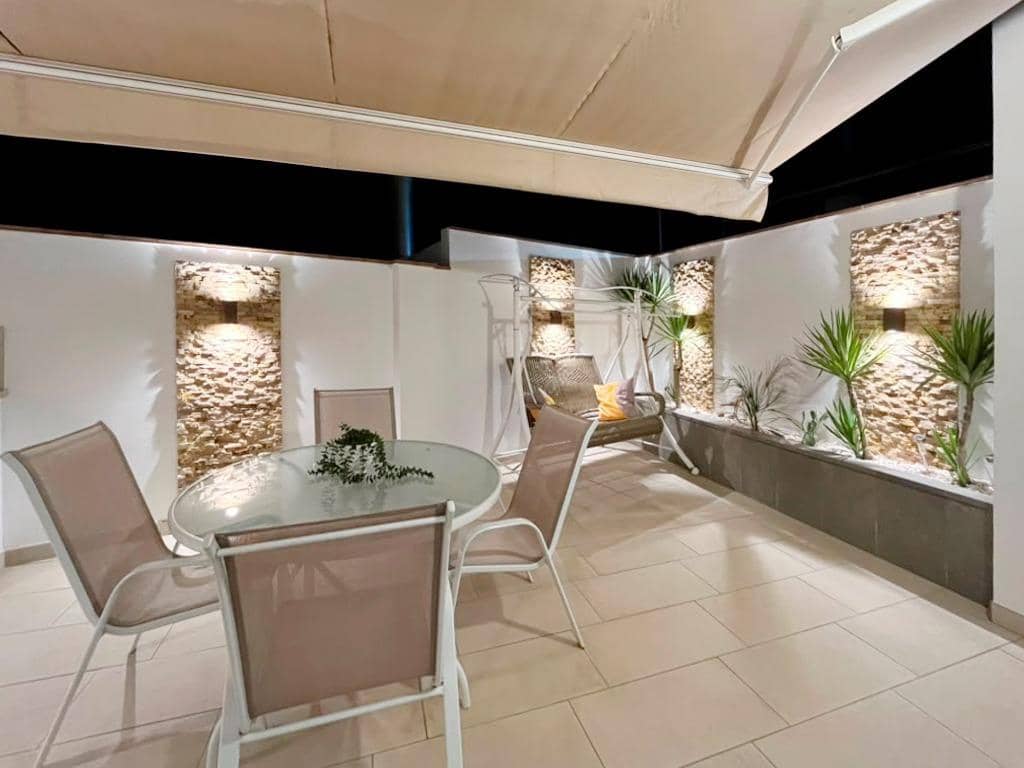 Adosado de 3 habitaciones en Peligros en venta con garaje - 277.999 € (Ref: 10185240)