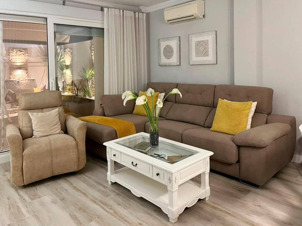 Adosado de 3 habitaciones en Peligros en venta con garaje - 277.999 € (Ref: 10185240)