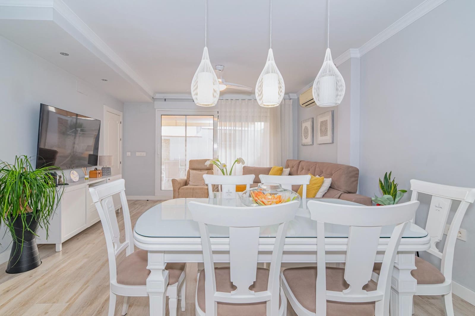 Adosado de 3 habitaciones en Peligros en venta con garaje - 277.999 € (Ref: 10185240)