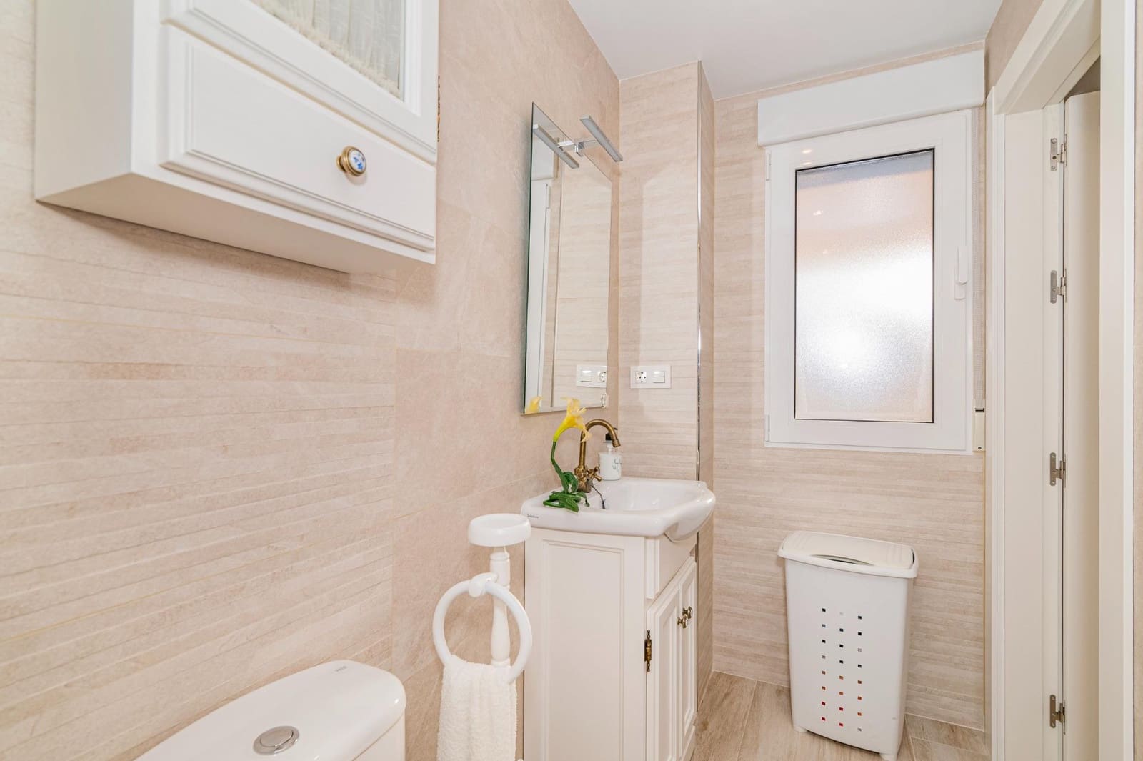 Adosado de 3 habitaciones en Peligros en venta con garaje - 277.999 € (Ref: 10185240)