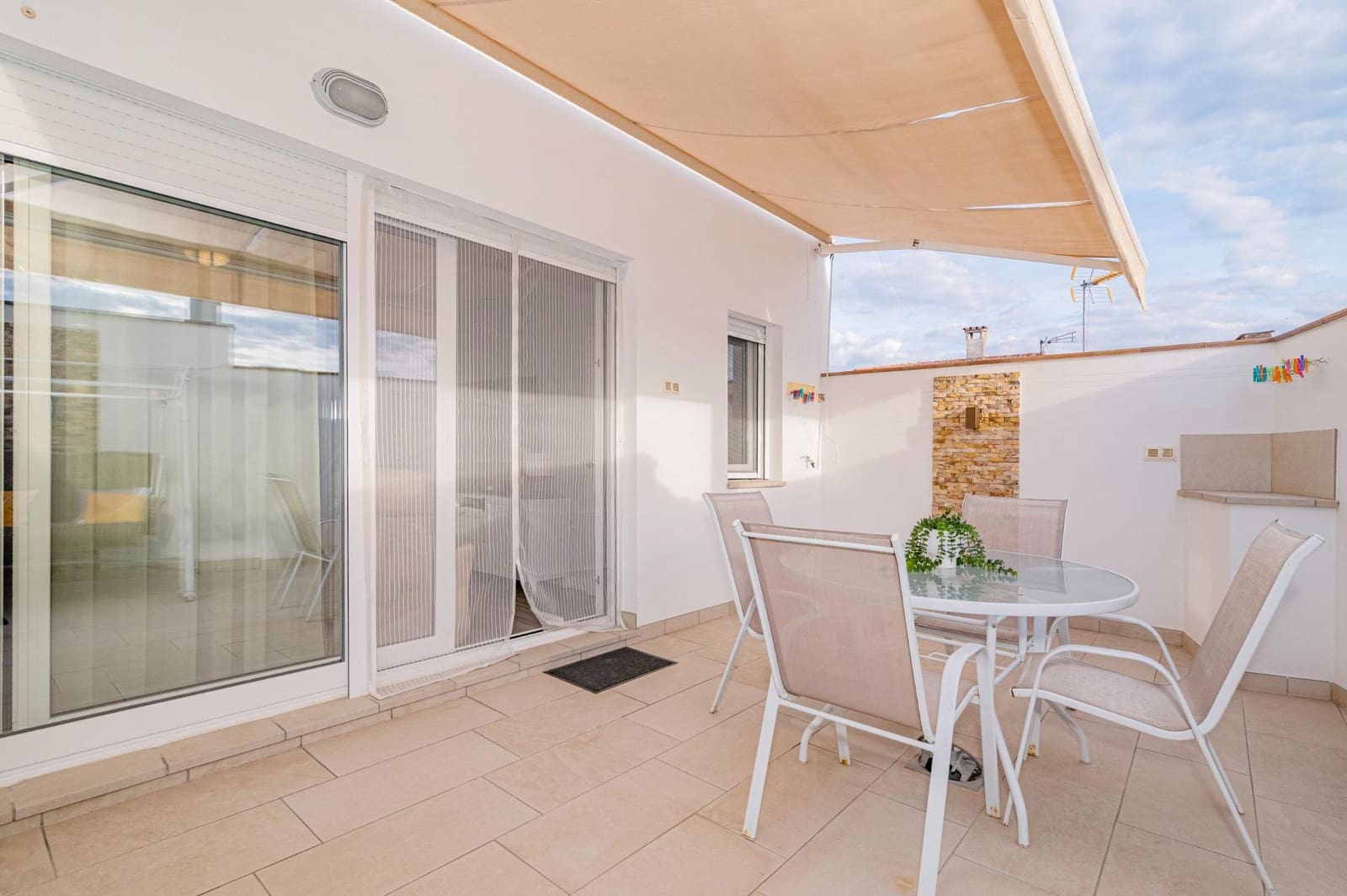Adosado de 3 habitaciones en Peligros en venta con garaje - 277.999 € (Ref: 10185240)