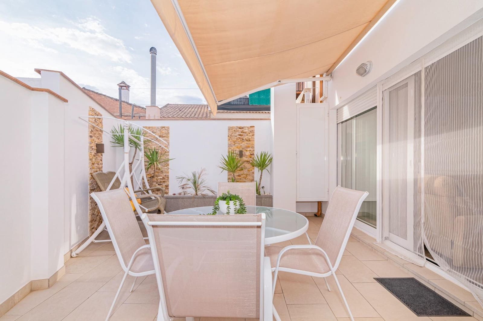 Adosado de 3 habitaciones en Peligros en venta con garaje - 277.999 € (Ref: 10185240)
