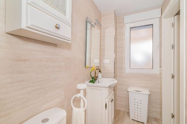 Adosado de 3 habitaciones en Peligros en venta con garaje - 277.999 € (Ref: 10185240)
