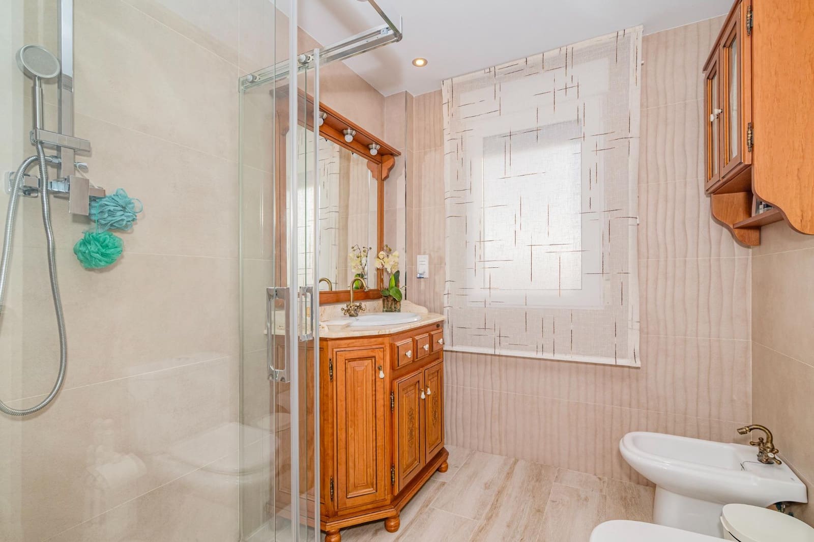Adosado de 3 habitaciones en Peligros en venta con garaje - 277.999 € (Ref: 10185240)
