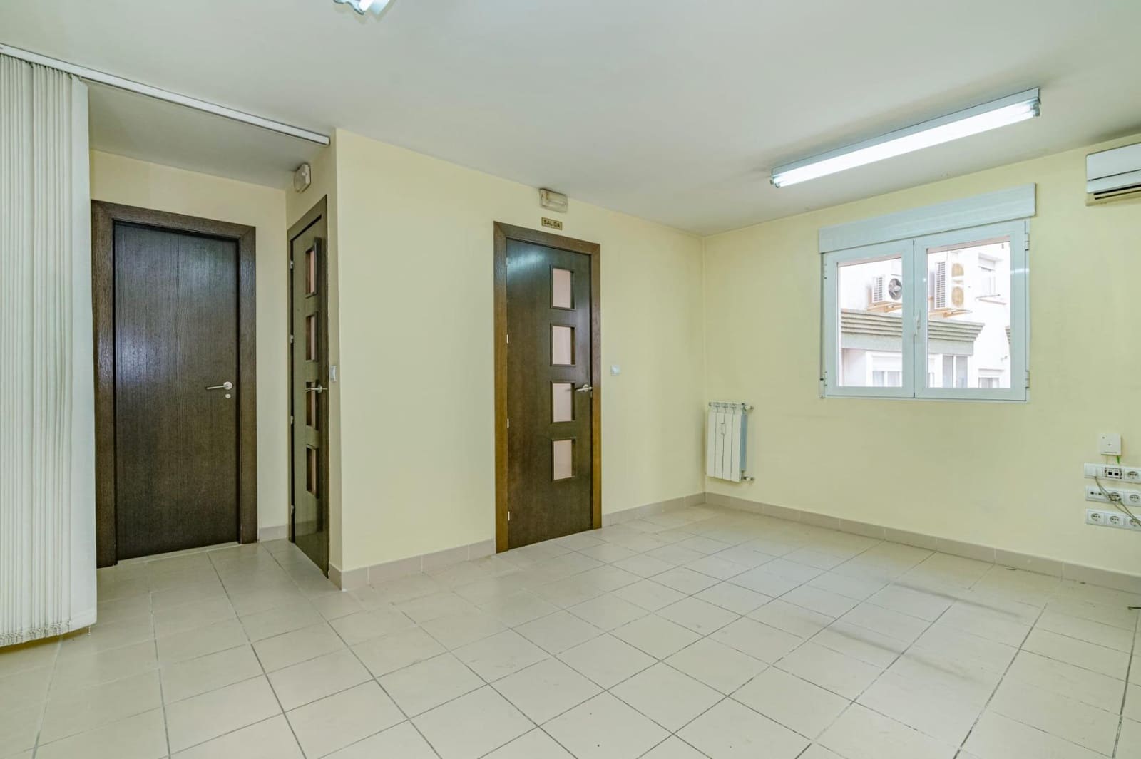3 camera da letto Ufficio da affittare in Granada citta - 950 € (Rif: 10185244)