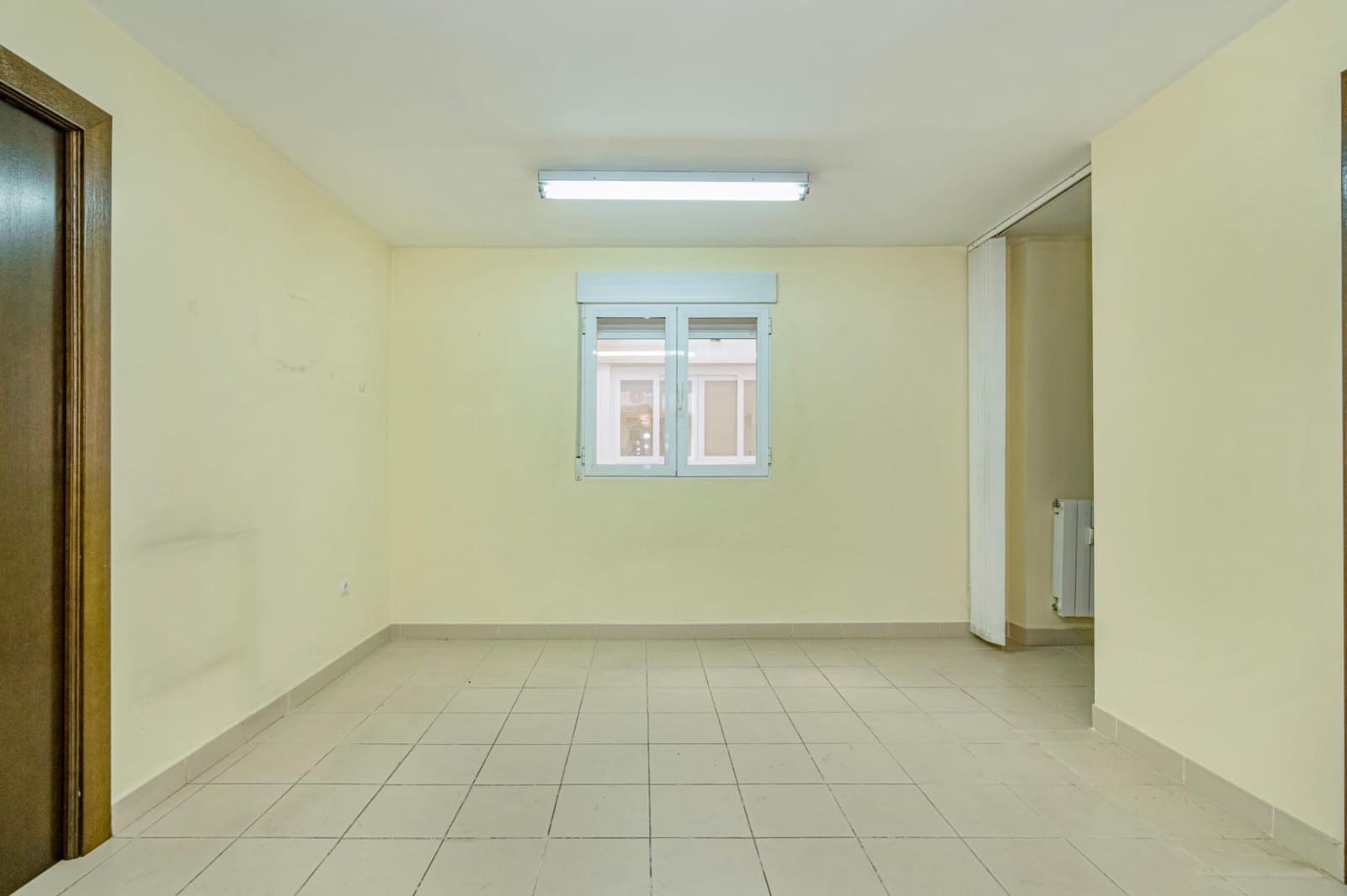 3 camera da letto Ufficio da affittare in Granada citta - 950 € (Rif: 10185244)