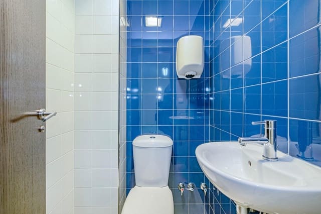 3 camera da letto Ufficio da affittare in Granada città - 950 € (Rif: 10185244)