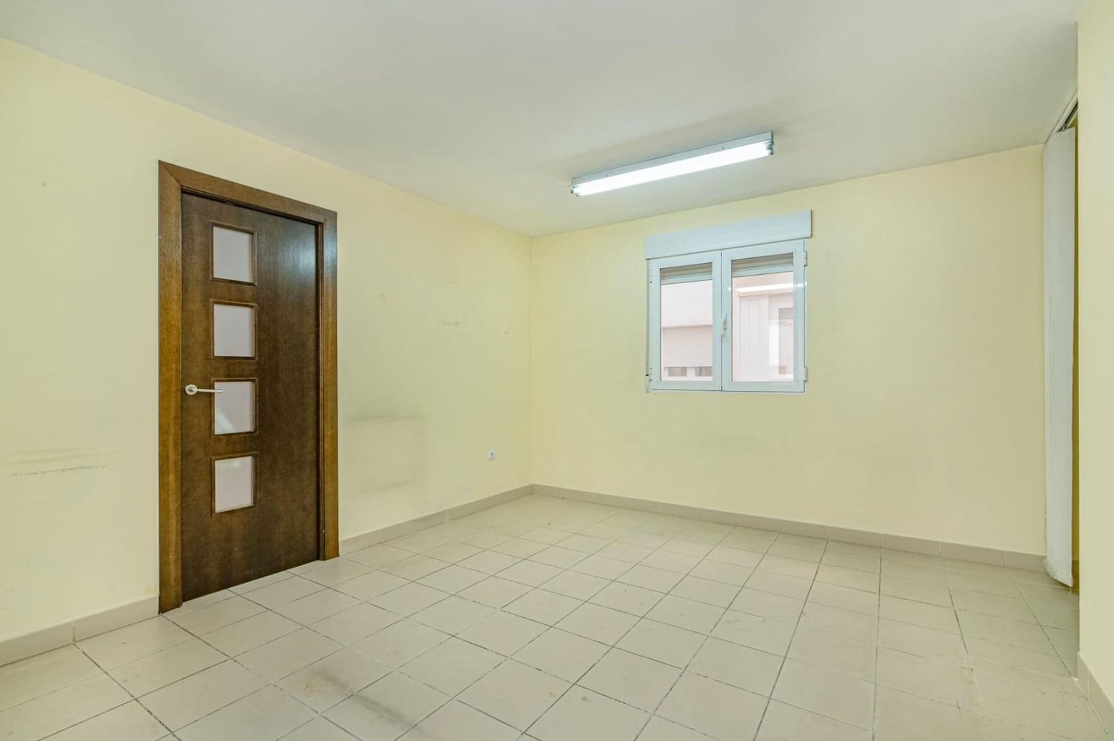 3 camera da letto Ufficio da affittare in Granada citta - 950 € (Rif: 10185244)