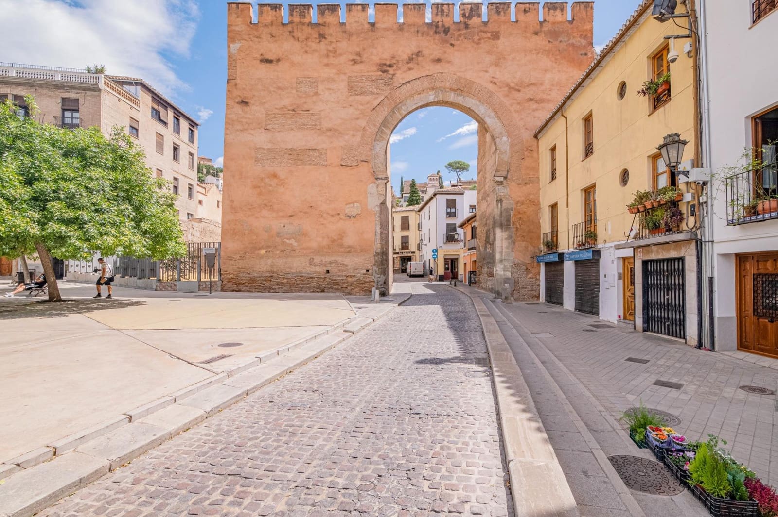 2 bedroom Flat for sale in Granada city - € 250,000 (Ref: 10185247)