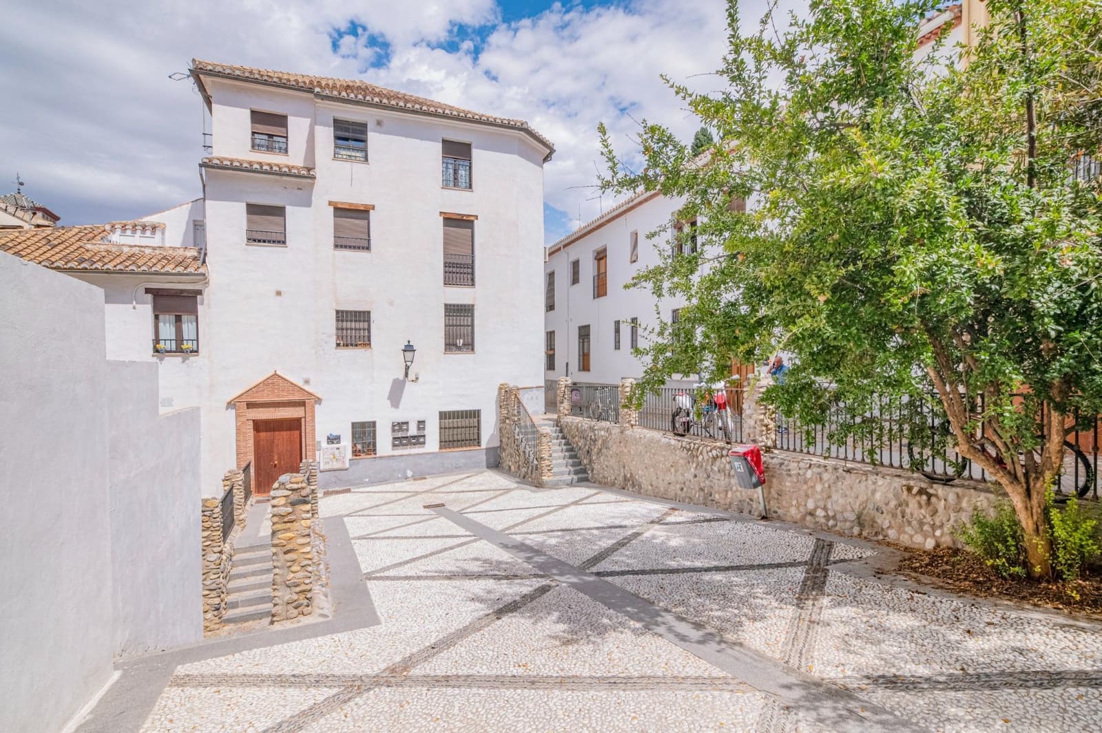 2 bedroom Flat for sale in Granada city - € 250,000 (Ref: 10185247)