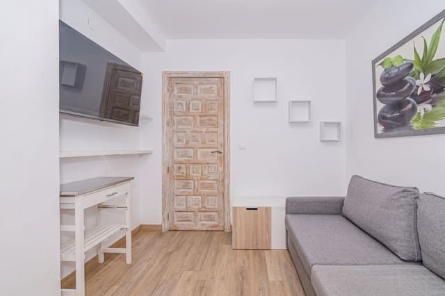 2 bedroom Flat for sale in Granada city - € 250,000 (Ref: 10185247)