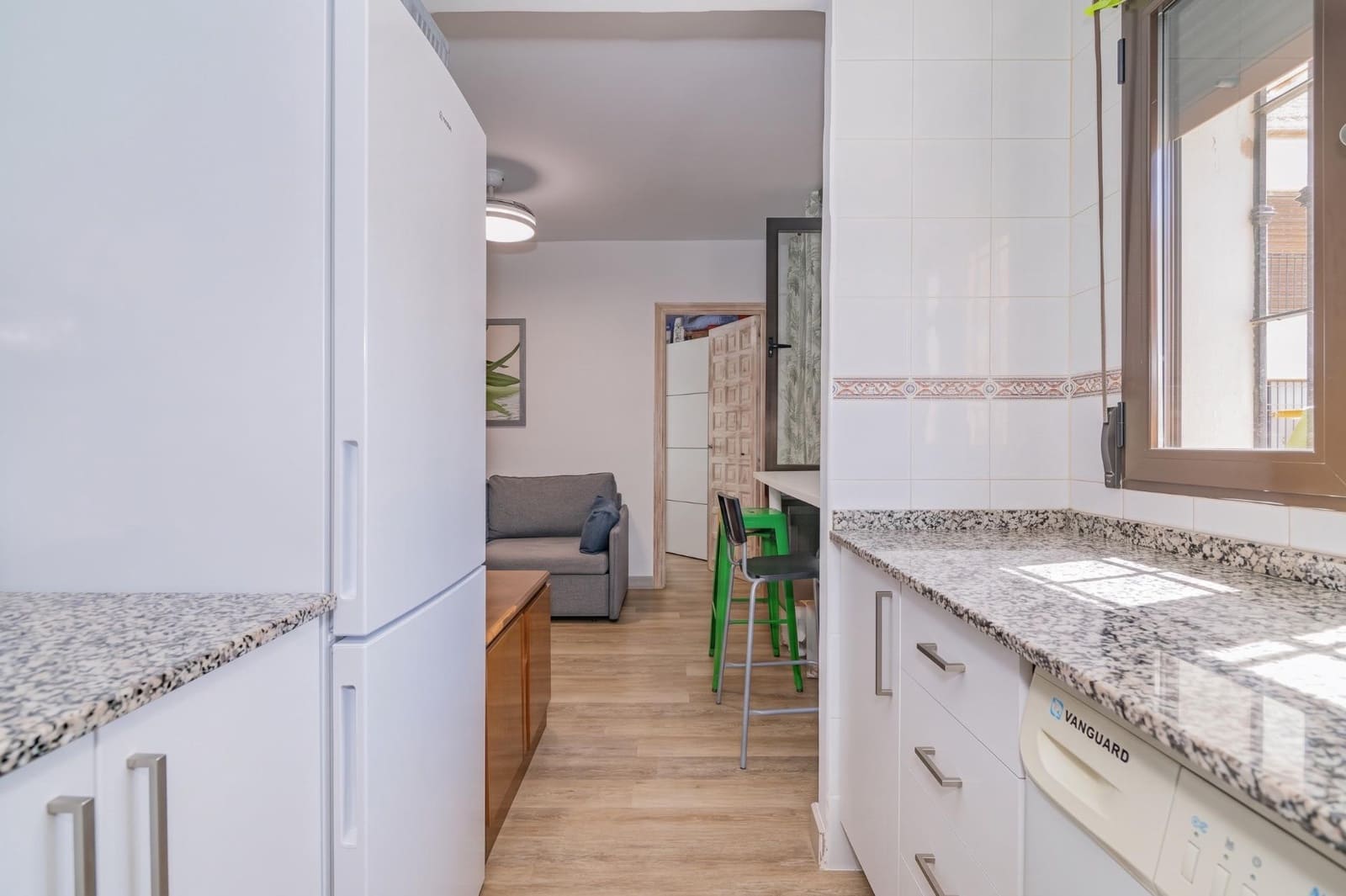 2 bedroom Flat for sale in Granada city - € 250,000 (Ref: 10185247)