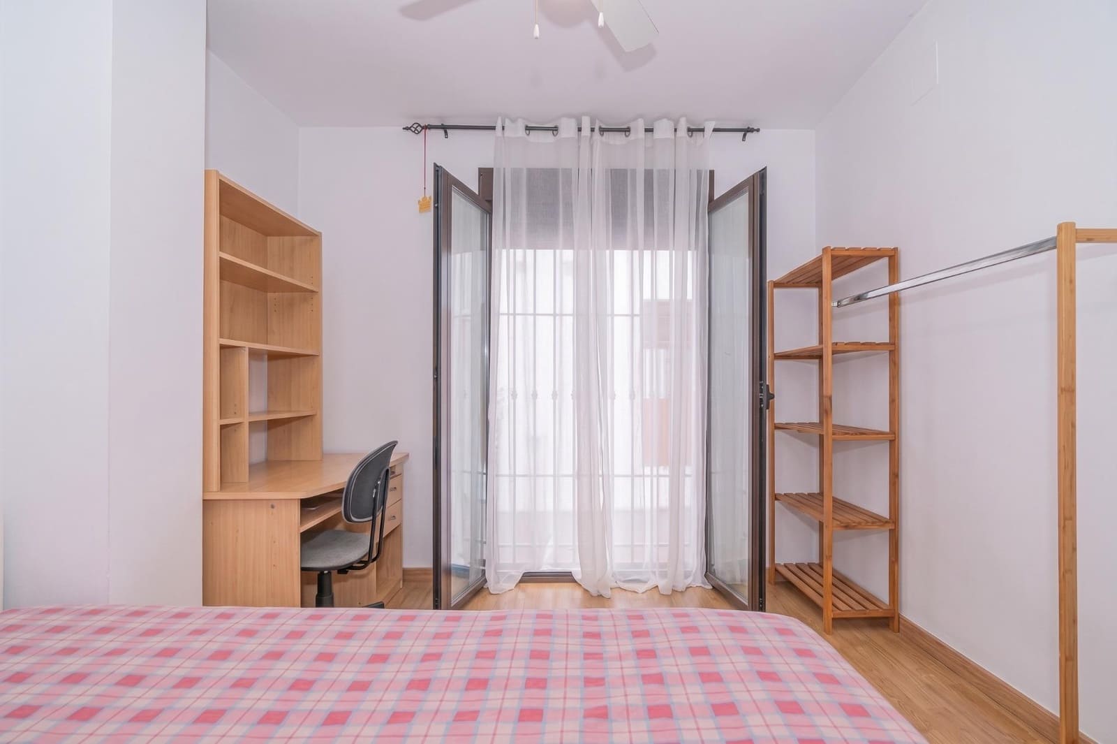 2 bedroom Flat for sale in Granada city - € 250,000 (Ref: 10185247)