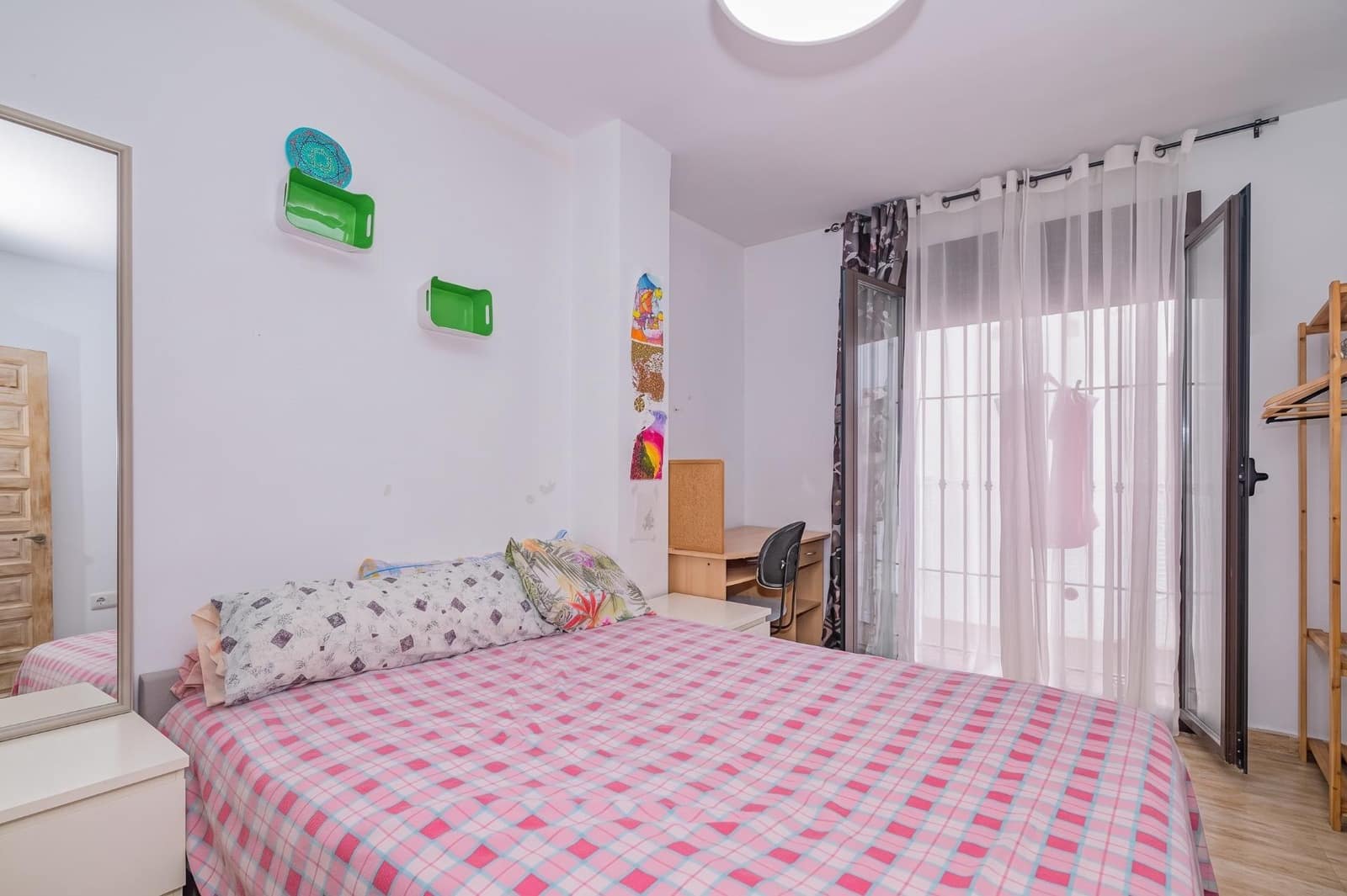 2 bedroom Flat for sale in Granada city - € 250,000 (Ref: 10185247)