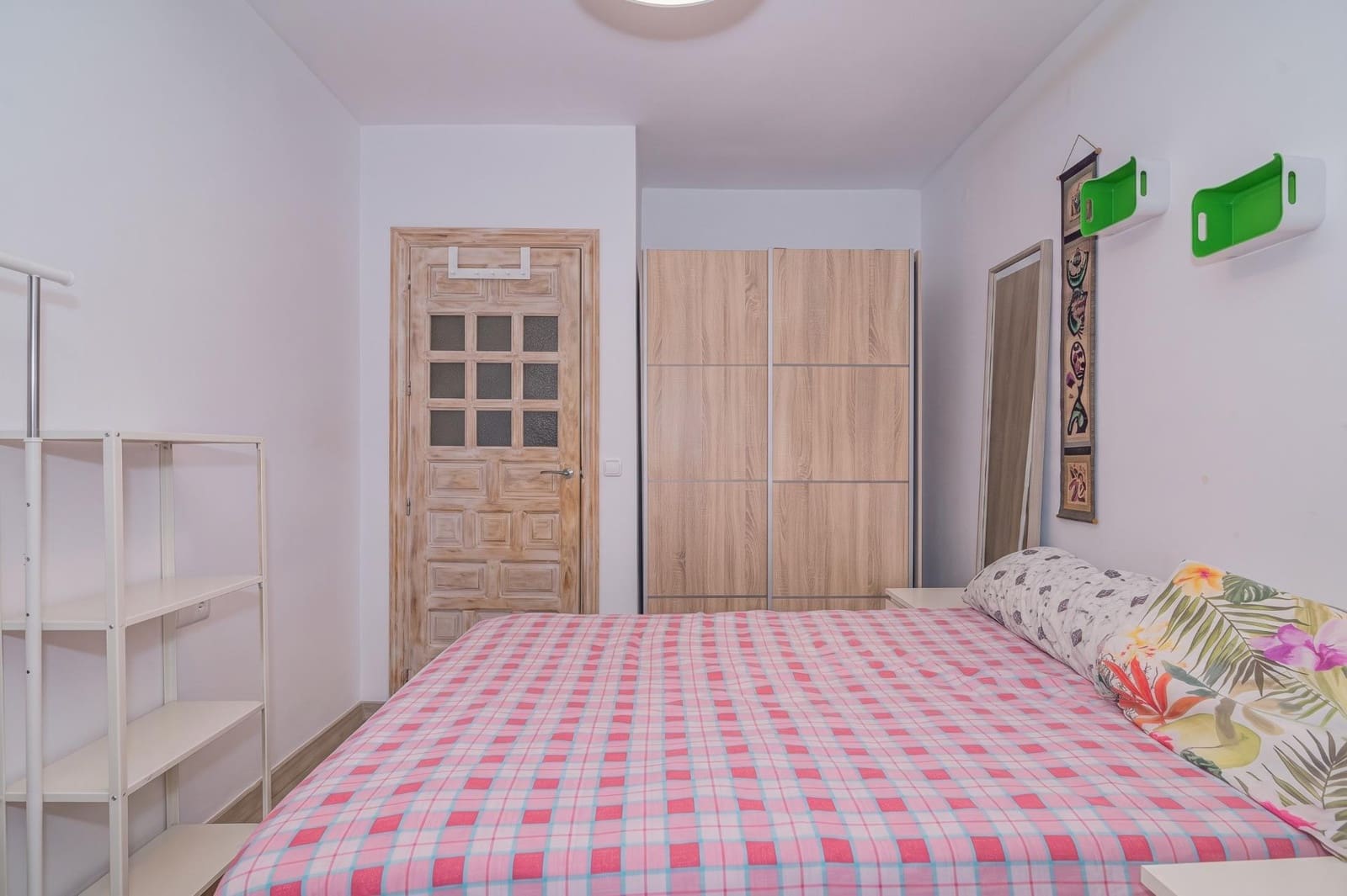 2 bedroom Flat for sale in Granada city - € 250,000 (Ref: 10185247)
