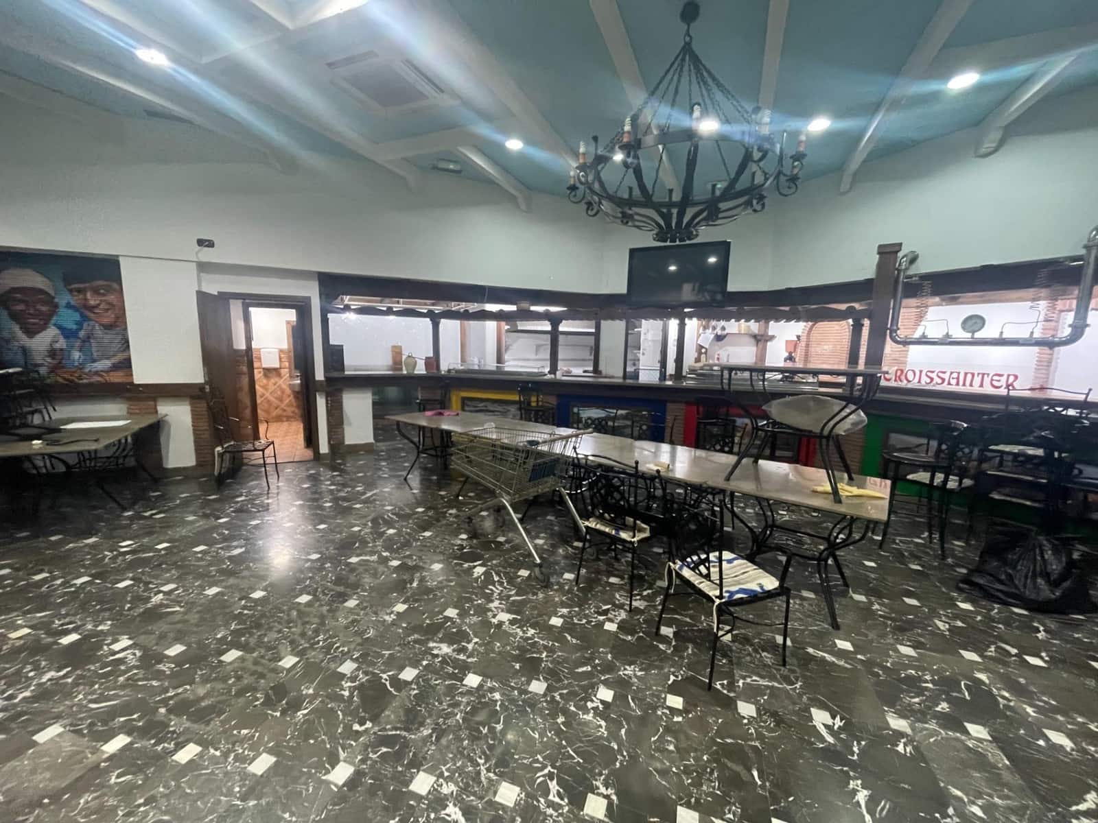 Empresa para venda em Granada cidade com garagem - 200 000 € (Ref: 10185250)
