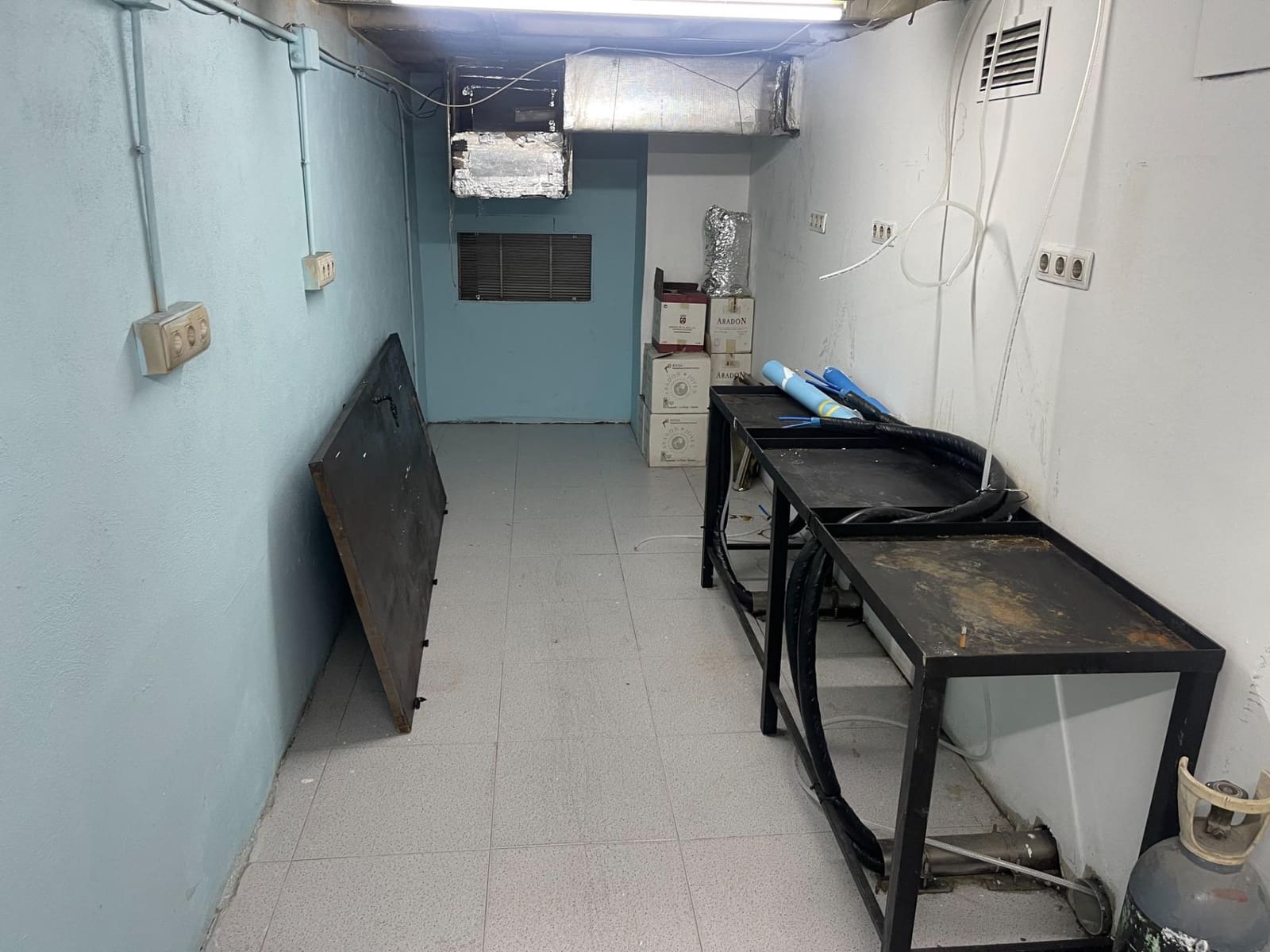 Empresa para venda em Granada cidade com garagem - 200 000 € (Ref: 10185250)