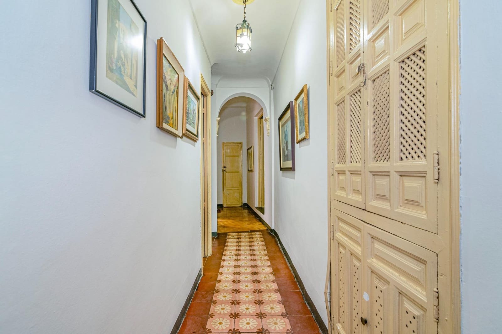 16 bedroom Apartment for sale in Granada city - € 3,000,000 (Ref: 10185251)