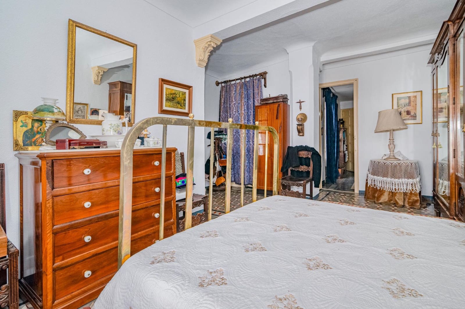 16 bedroom Apartment for sale in Granada city - € 3,000,000 (Ref: 10185251)