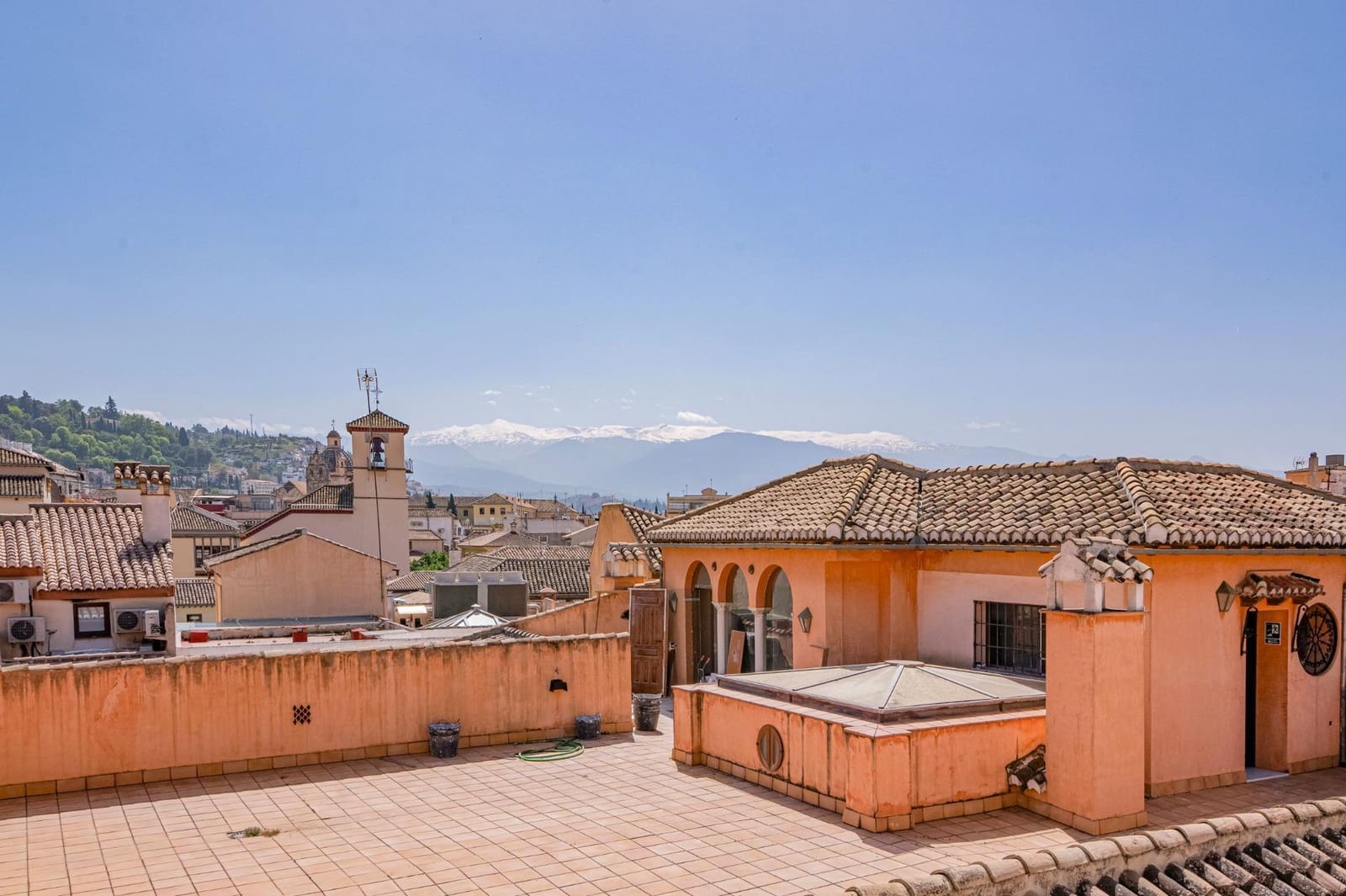 16 bedroom Apartment for sale in Granada city - € 3,000,000 (Ref: 10185251)