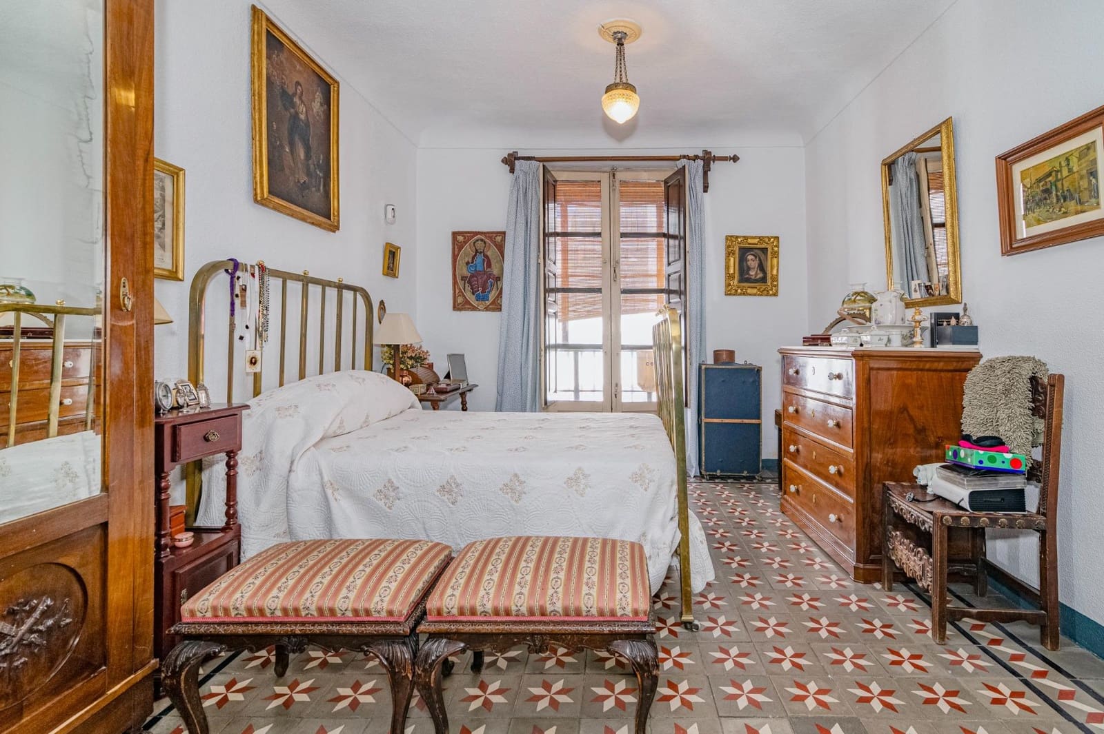 16 bedroom Apartment for sale in Granada city - € 3,000,000 (Ref: 10185251)