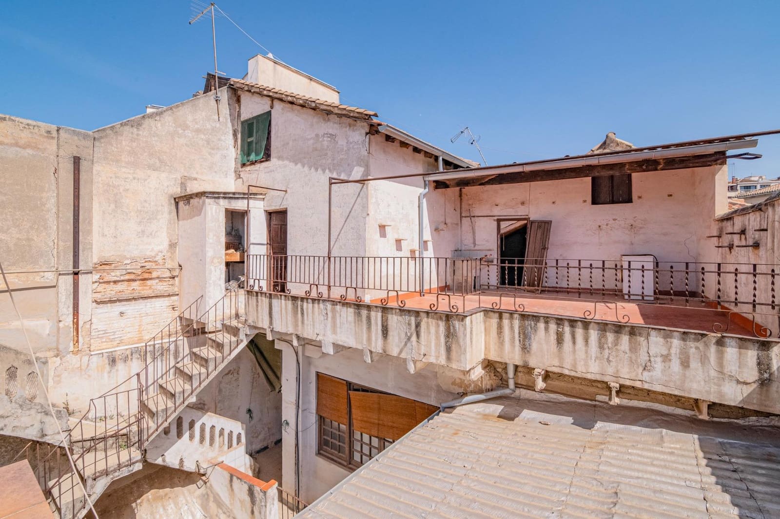 16 bedroom Apartment for sale in Granada city - € 3,000,000 (Ref: 10185251)