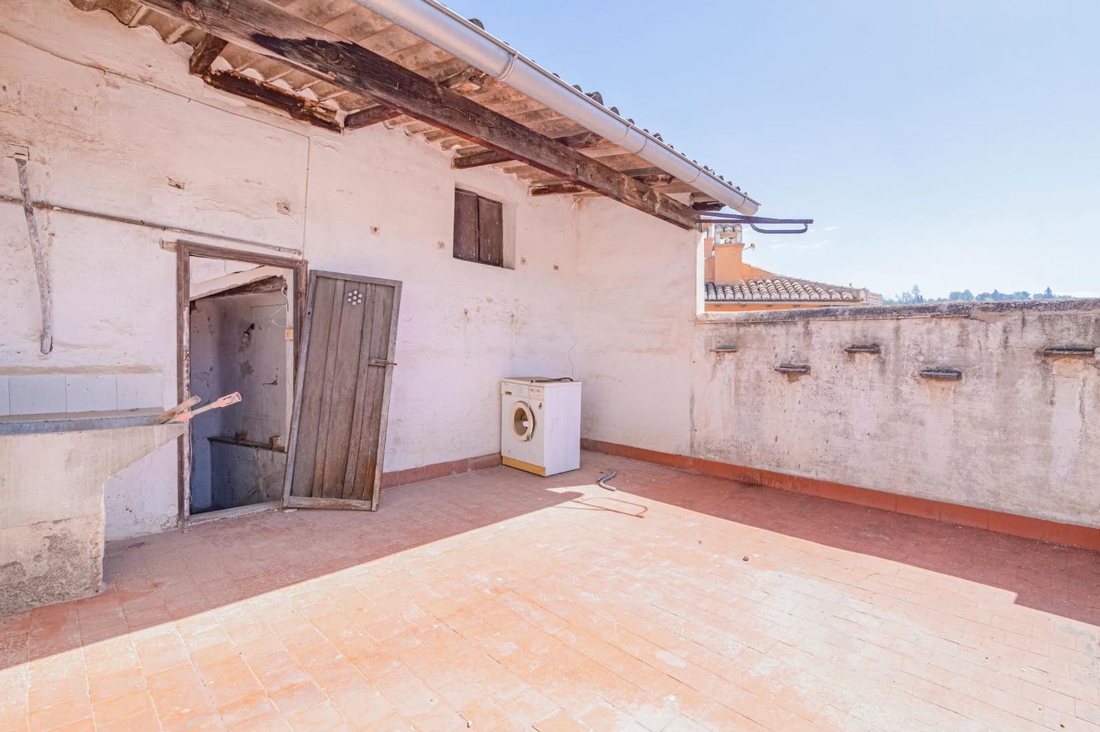 16 bedroom Apartment for sale in Granada city - € 3,000,000 (Ref: 10185251)