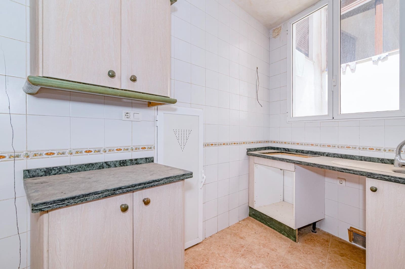 16 bedroom Apartment for sale in Granada city - € 3,000,000 (Ref: 10185251)