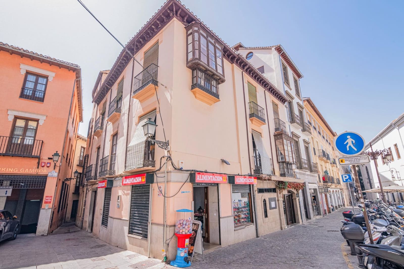 16 bedroom Apartment for sale in Granada city - € 3,000,000 (Ref: 10185251)