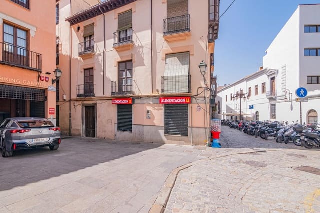 16 bedroom Apartment for sale in Centro, Granada city - € 3,000,000 (Ref: 10185251)