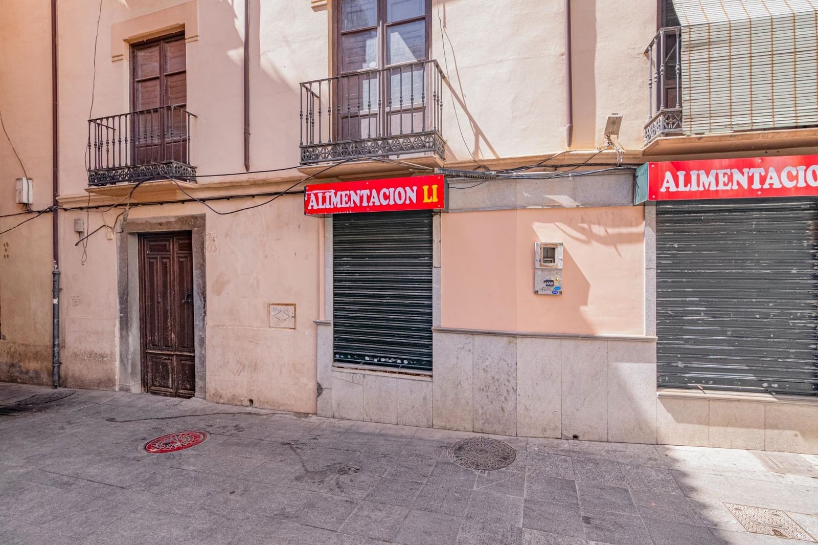 16 bedroom Apartment for sale in Granada city - € 3,000,000 (Ref: 10185251)
