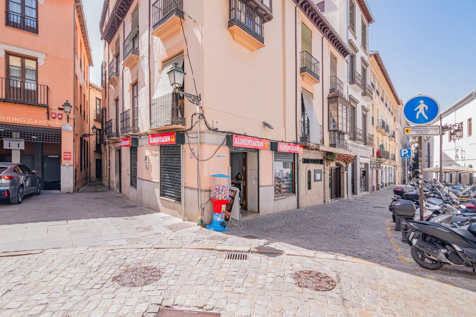 16 bedroom Apartment for sale in Granada city - € 3,000,000 (Ref: 10185251)