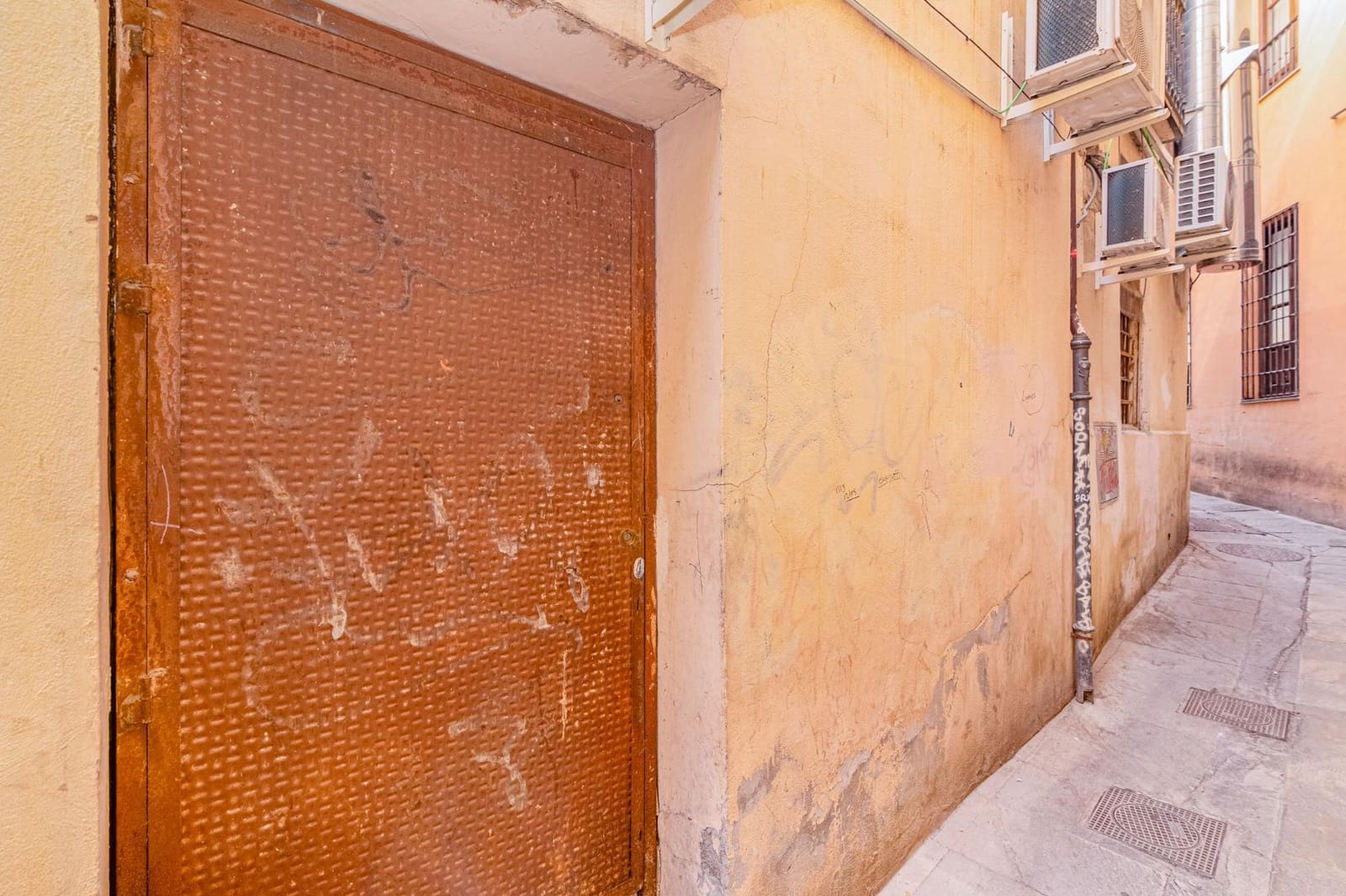 16 bedroom Apartment for sale in Granada city - € 3,000,000 (Ref: 10185251)