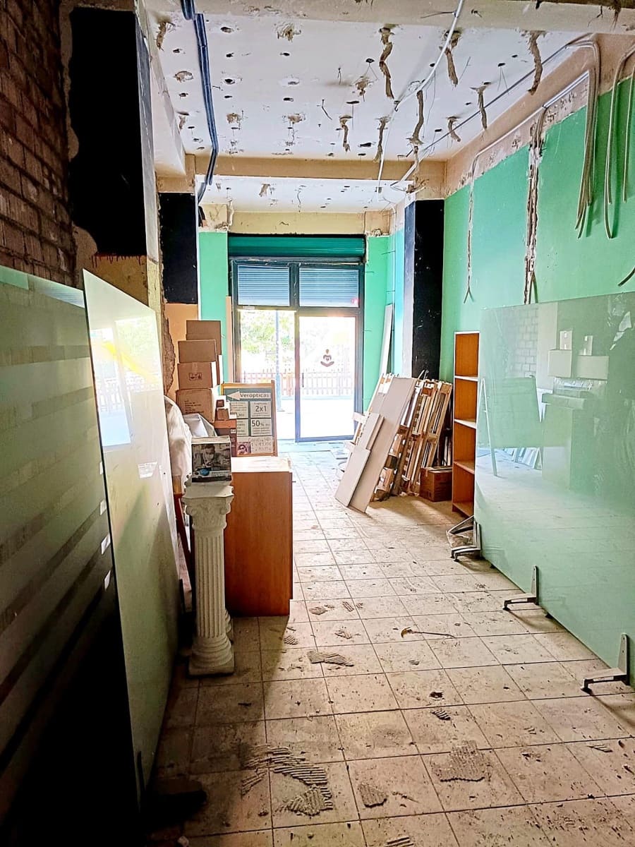 Commercial for rent in Granada city - € 700 (Ref: 10185252)
