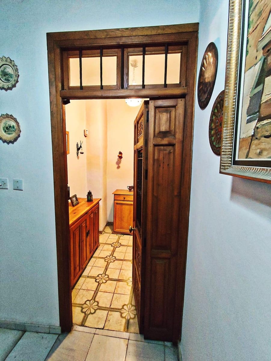 16 bedroom Townhouse for sale in Granada city with garage - € 690,000 (Ref: 10185255)