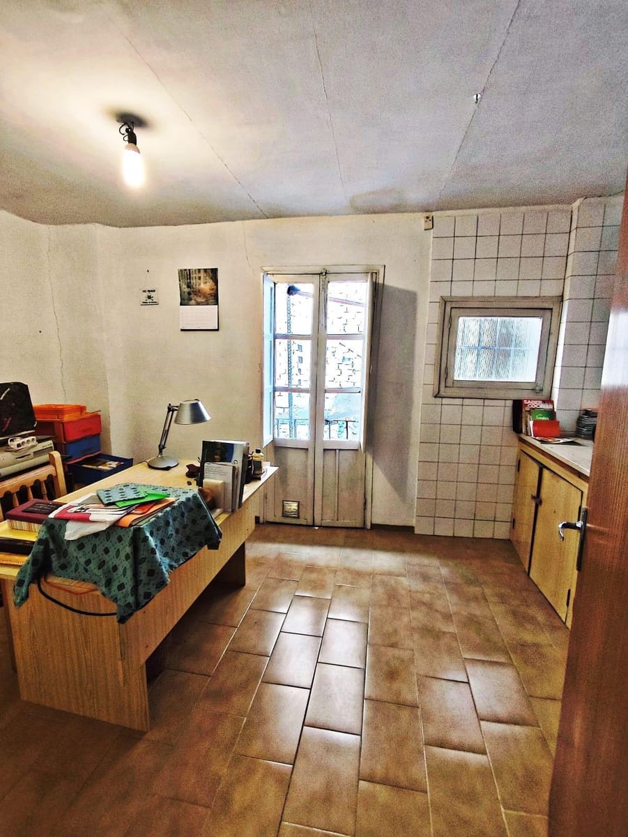 16 bedroom Townhouse for sale in Granada city with garage - € 690,000 (Ref: 10185255)