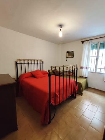 16 bedroom Townhouse for sale in Granada city with garage - € 690,000 (Ref: 10185255)