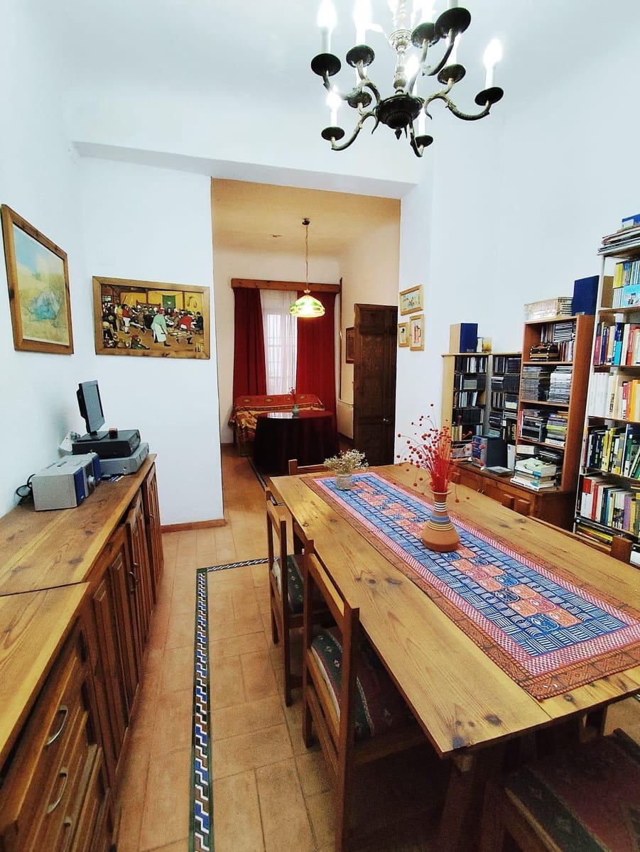 16 bedroom Townhouse for sale in Granada city with garage - € 690,000 (Ref: 10185255)