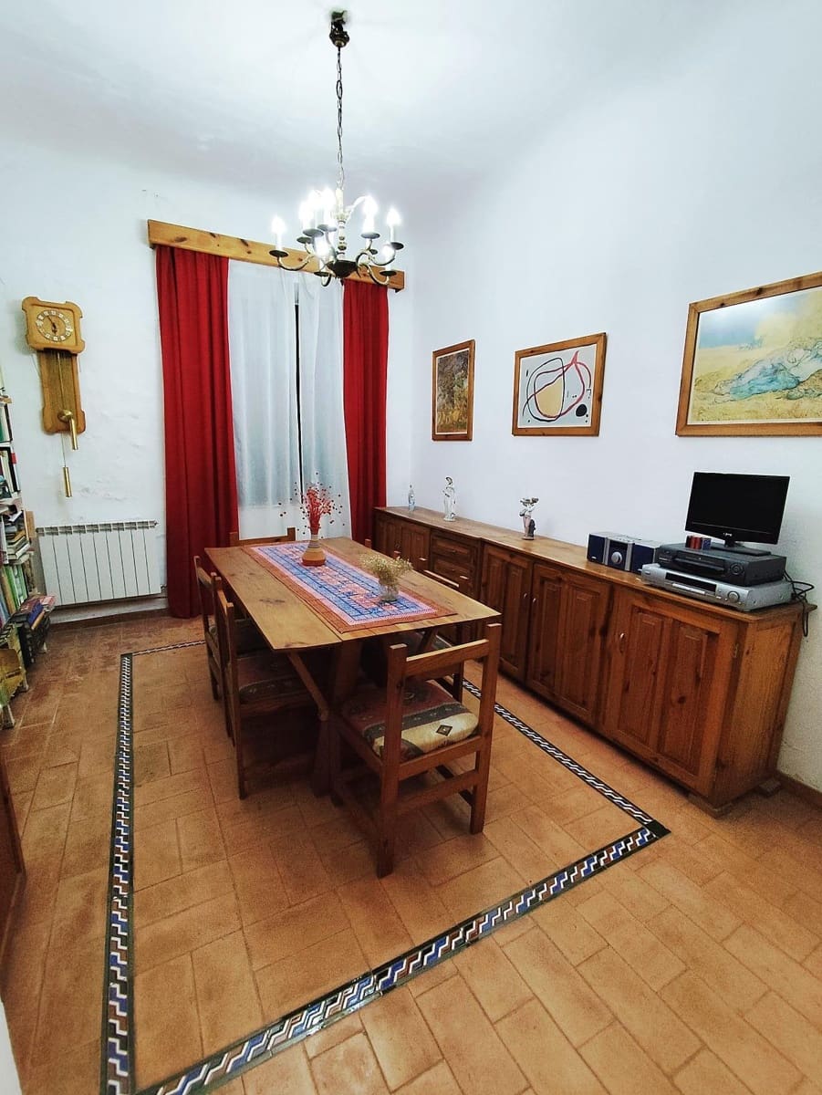 16 bedroom Townhouse for sale in Granada city with garage - € 690,000 (Ref: 10185255)