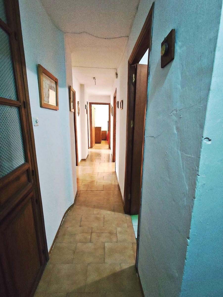 16 bedroom Townhouse for sale in Granada city with garage - € 690,000 (Ref: 10185255)