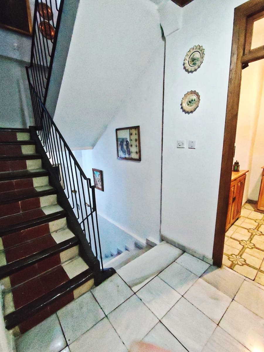 16 bedroom Townhouse for sale in Granada city with garage - € 690,000 (Ref: 10185255)
